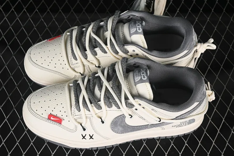 All Categories Nk SB Dunk Series Nk SB Dunk Low High-end Customized Low-top Shoes Nike SB Dunk Low North Series Strap Beige and Gray Hook Anniversary High-end Customized Low-top Casual Shoes YX5066-285